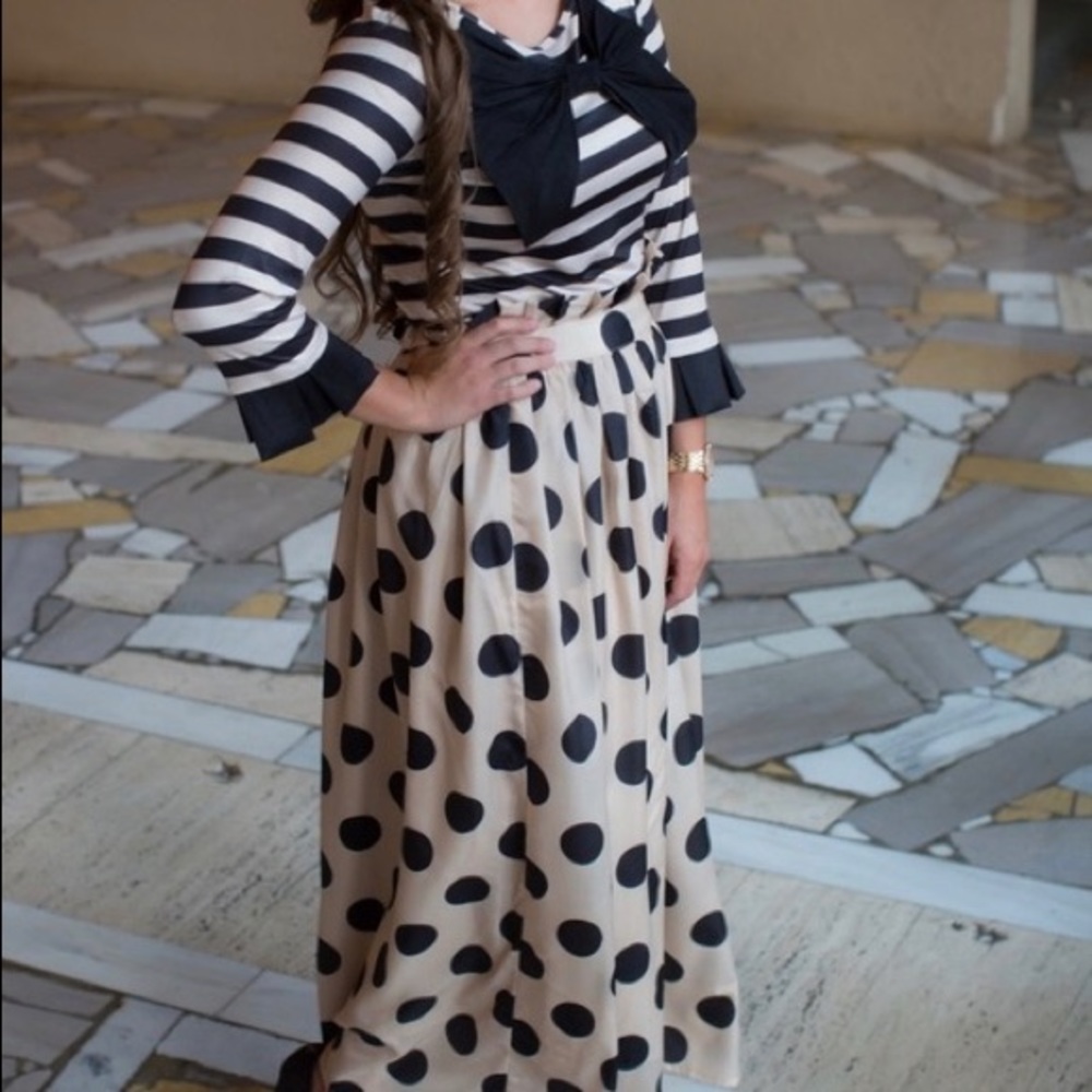 Dainty Jewels Skirt